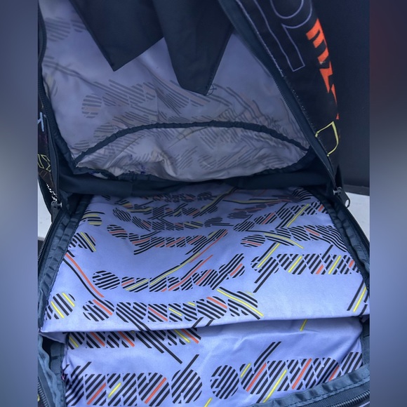 DAKINE Eden 29 litre backpack - Picture 6 of 7